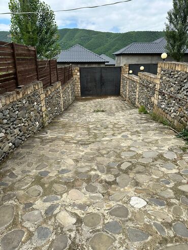 Günlük kirayə evlər: 90 kv. m, 3 otaqlı, Telefon, Kanalizasiya, Kombi — 20