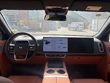 Lixiang: Lixiang L7: 2025 г., Автомат, Гибрид, Кроссовер — 4