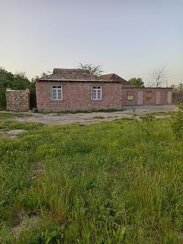 kürdəmirdə evlər: 3 otaqlı, 80 kv. m, Orta təmir