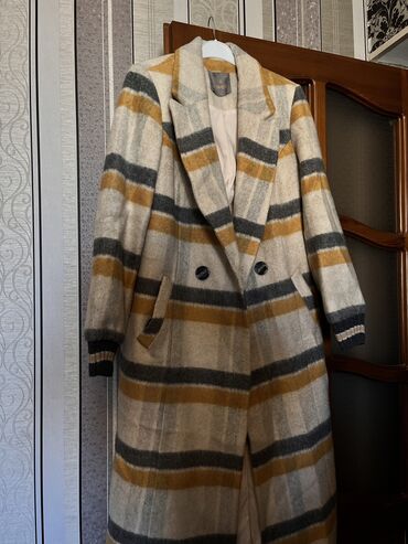 фатзорб в железной упаковке: Palto 150 manata alınıb cəmi bir dəfə geyinilib dar olduğu üçün