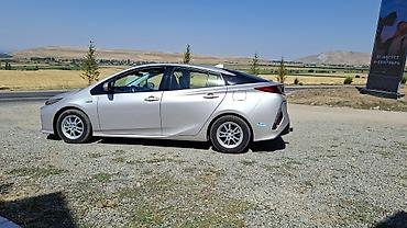 camry 2010: Toyota Prius: 2020 г., 1.8 л, Вариатор, Гибрид, Лифтбек — 5