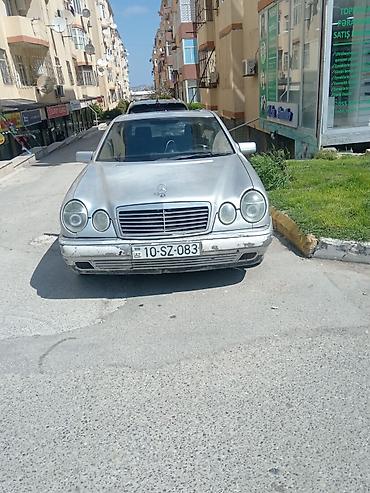 Mercedes-Benz: Mercedes-Benz E‑Class (W210) sedan - Kuzov: sedan, gümüşü rəng - — 9