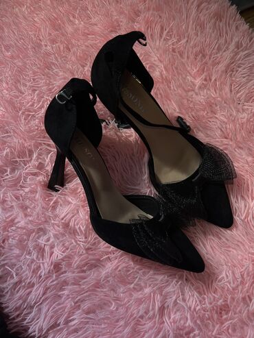 обувь женская зимняя: Туфли 37, цвет - Черный