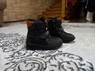 детская зимняя обувь для мальчиков: Зимняя обувь на мальчика 26 размер. Фирма Minnimen, ортопедическая