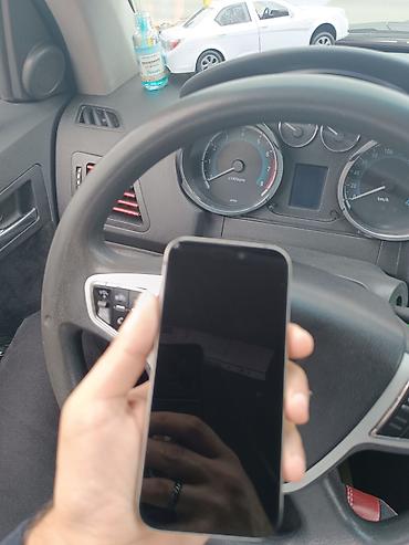 Apple iPhone: Gümüşü, Face ID — 4