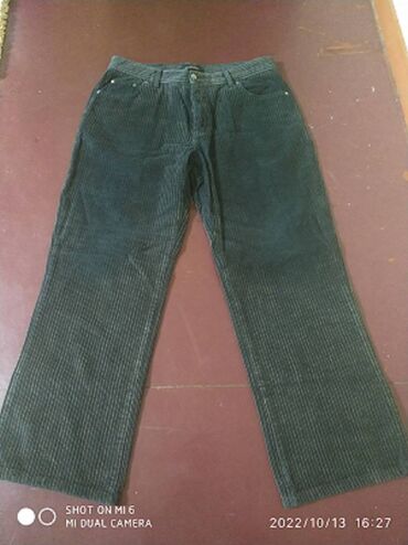 Джинсы: Тёплые вельветовые джинсы 200с и Тёплый свитер 500с размер 50-52 б\у