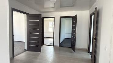 Продажа коттеджей и домов: Уй сатылат Г Бишкек С НОВОПАВЛОВКА Улица ворашилова 23 2этаж 6 — 6