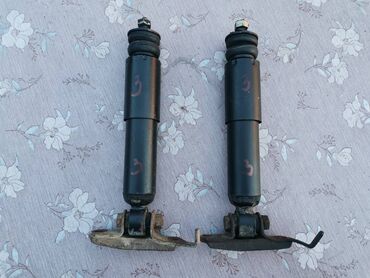 Auto delovi: Prednji amortizer Lada 7 Riva br.3a. Polovno, kao novo. Malo bilo na — 7