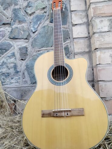 гитара yamaha f600: Гитара в хорошем состоянии