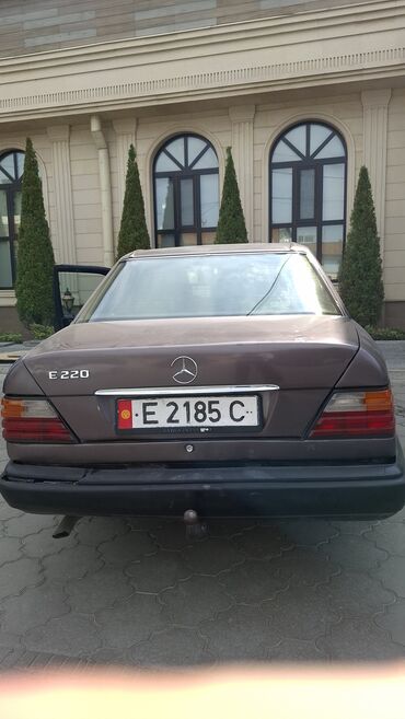 Mercedes-Benz: Mercedes-Benz 220: 1993 г., 2.2 л, Механика, Бензиновая, Седан — 4