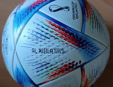 top futbol: Orginal Adidas Al Rihla futbol topu.
Az işlənmişdir