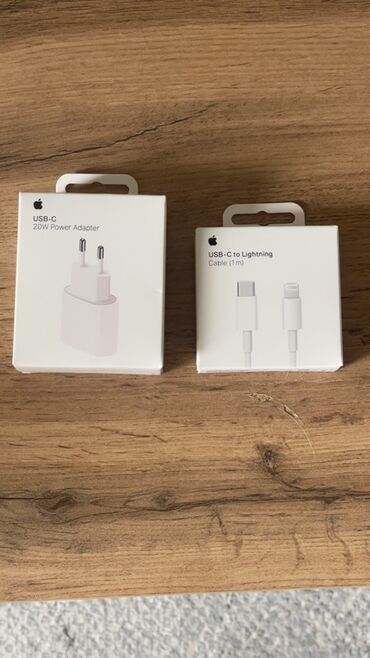 подставка зарядка: Набор для быстрой зарядки Apple: - Адаптер питания Apple USB‑C 20W