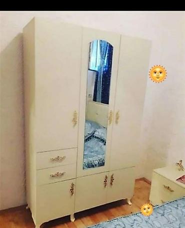 demir seyf qapi: Dolab 3 qapılı — 1