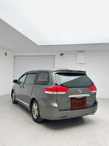 e klass: Toyota Sienna: 2010 г., 3.5 л, Автомат, Бензин, Минивэн — 5