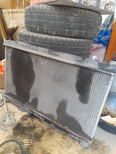 Радиаторы: Продаю радитор от Тойота Камри,протекает