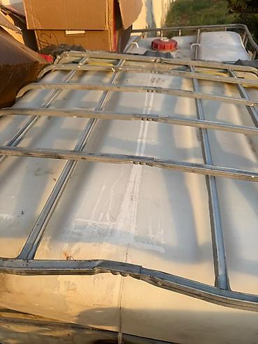 cenler: IBC konteyner (1000 L) - Həcm: təxminən 1000 litr - Material: iç — 5