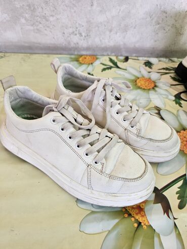 Детская обувь: Обувь на подростка девочкуна все сезоны.от 34 до 37 размера. Всё at lalafo.kg — 3 Детская обувь: Обувь на подростка девочкуна все сезоны.от 34 до 37 размера. Всё — 3