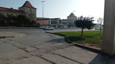 Başqa xidmətlər: Buzovnada fovarit marketle üz-üzə keçidin yanında həyət evi uzun