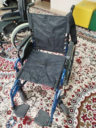 Медтовары: Инвалидная коляска в отличном состоянии