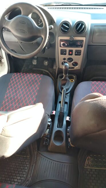 Dacia: Dacia Logan MCV (5 qapılı, ağ rəng) - Universał kuzov: geniş salon və — 8