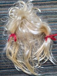 Aksesoari za kosu: Prodajem svetloplavu perikudugačkusa crvenim mašnicama . Nema — 12