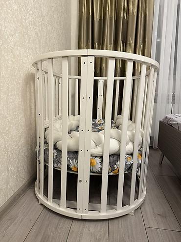sederek mebel: Oval formalı uşaq beşiyi oval konstruksiya; kompakt ölçü sayəsində — 5