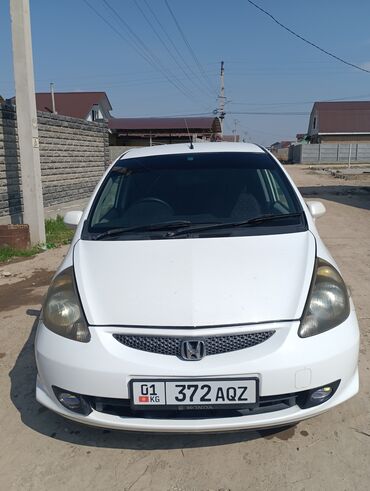 авто по следующим вкупом: Honda Fit: 2023 г., 1.3 л, Автоматические, Бензин, Хэтчбэк