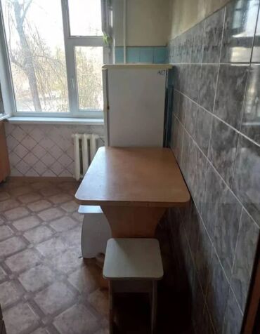 южные микрорайоны: 3 бөлмө, 62 кв. м, 104-серия, 3 кабат, Эски ремонт