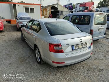 Transport: Skoda Ocatvia: 1.6 l | 2015 year 175500 km. Sedan