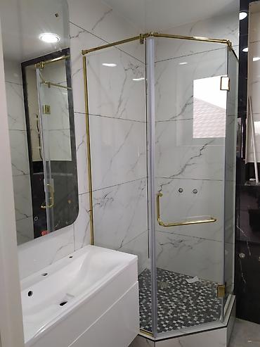 Душевые перегородки и ограждения: Душевая кабина, перегородка. душевая перегородка, закалённое стекло — 30