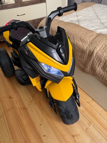 детский костюм богатыря: Usaq motoskileti.yaxşi ve işlek veziyetde.istifade olunmadigi ucun