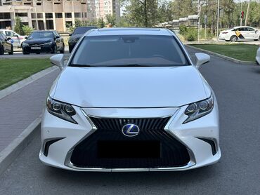 tayota runx: Lexus ES: 2016 г., 2.5 л, Вариатор, Гибрид, Седан