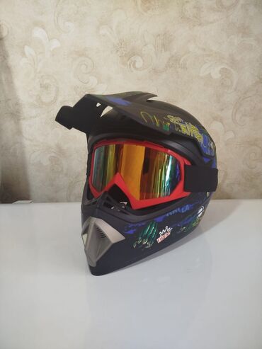 Salam, velosiped ucun kask satilir, XL razmerdi