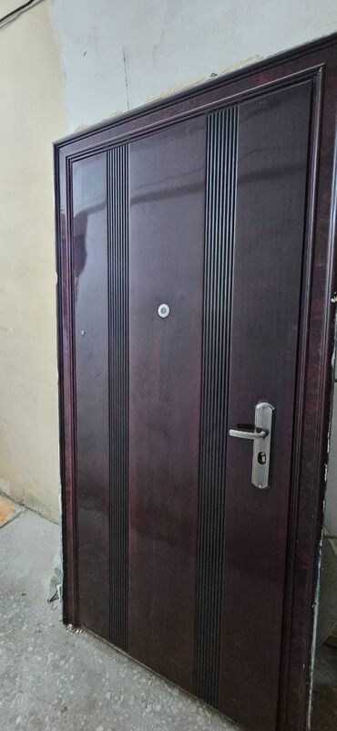 Lak-boya məhsulları: Giriş qapısı yenidir işləkdir