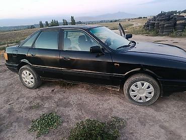салон машины: Audi 80: 1989 г., Седан — 2