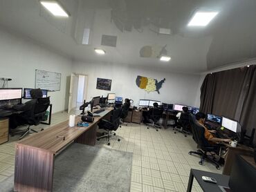 Офисы: Сдаю Офис, 157 м², В жилом комплексе, С видом на горы, С оборудованием, С отдельной кухней — 5