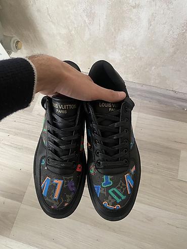 luis vuitton: Məhsul: Kişi idman ayaqqabısı Təsvir: - Rəng: qara baza, çoxrəngli — 3