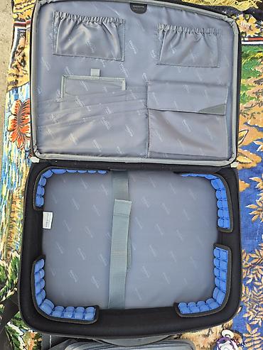 Noutbuklar üçün örtük və çantalar: Dicota noutbuk çantası - Rəng: qara - Material: sıx toxumalı, suya — 13