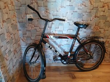 велик за 2000: STELS markalı qara rəngli velosiped. Model 200 seriyasına aiddir