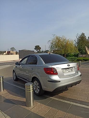 daewoo nexia 2009: Kia Rio: 1.5 l | 2010 il Sedan — 5