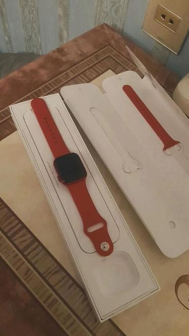 su qzdrcı: Məhsul: Apple Watch (çevik silikon kəmərli) Xüsusiyyətlər: - Rəng — 5