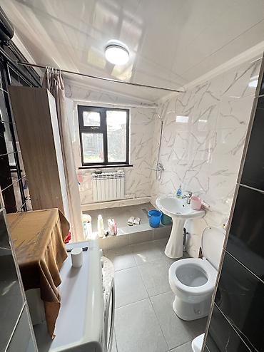 Продажа полдома: Продается участок с домом в районе Восточного вокзала, дороги — 5