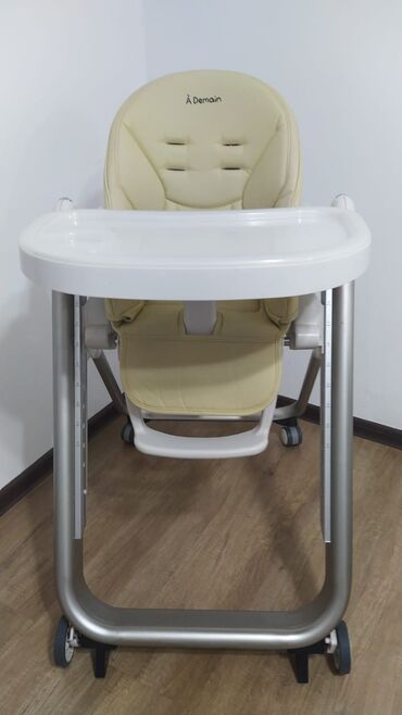 ортопедические стулья: Стульчик для кормления Б/у