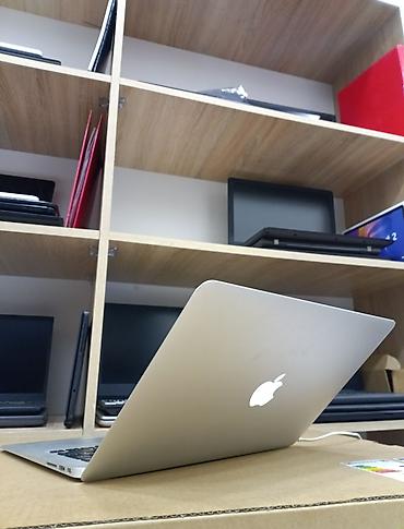 macbook air 15: Apple MacBook Air 13" – gümüş alüminium gövdə, yüngül və nazik dizayn — 1