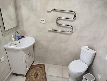 Продажа домов: 4 комнаты, 130 м², 6 соток, Бишкек, Кара-Жыгач ж/м Собственник — 7