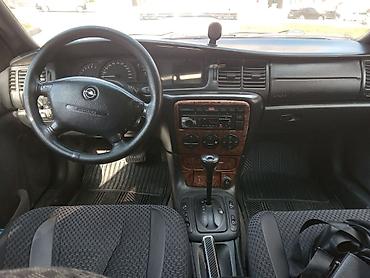 opel 1996: Opel Vectra: 2 l | 1996 il 23900 km Sedan — 4