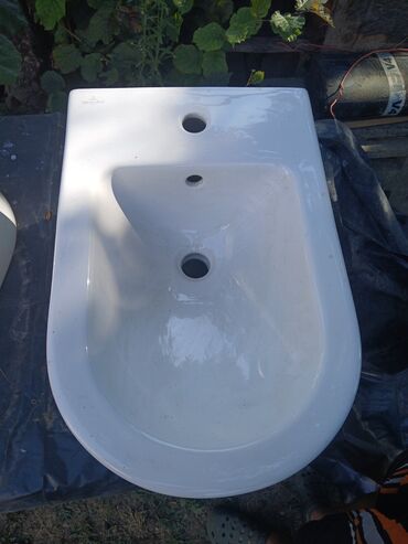 WC šolje i lavaboi: Villeroy &Boch Subway 2.0 konzolni bide (54000001) NOVO na — 5