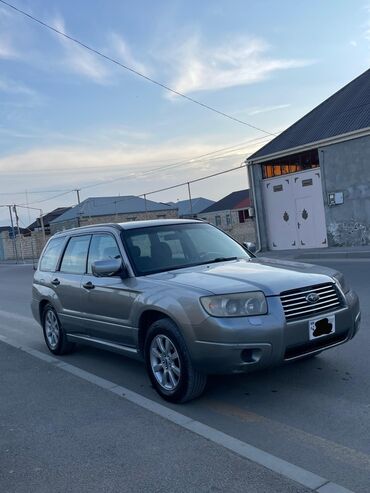 Subaru: Subaru Forester: 2 l | 2006 il 371184 km Universal — 2