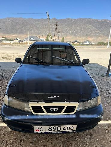 Daewoo Nexia: 2004 г., 1.5 л, Механика, Бензин, Седан