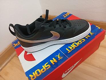 karike: Nove Nike patike br 38, gaziste 24 cm. Kupljene u sport visionu — 2